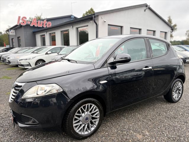 Lancia Y